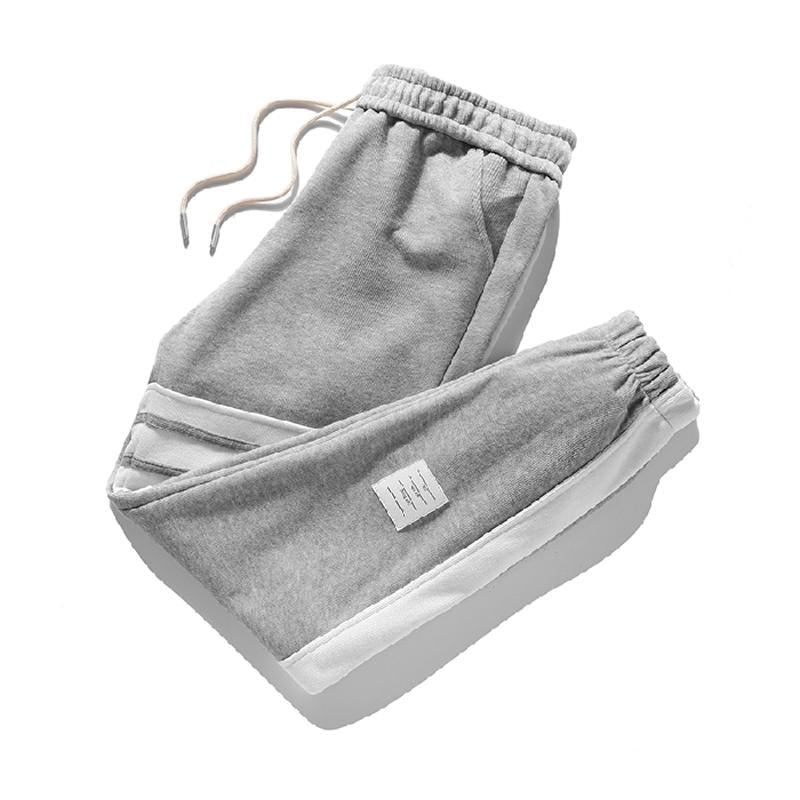 Weite, elastische Baumwoll-Sweatpants, elastischer Bund, lockere Passform.