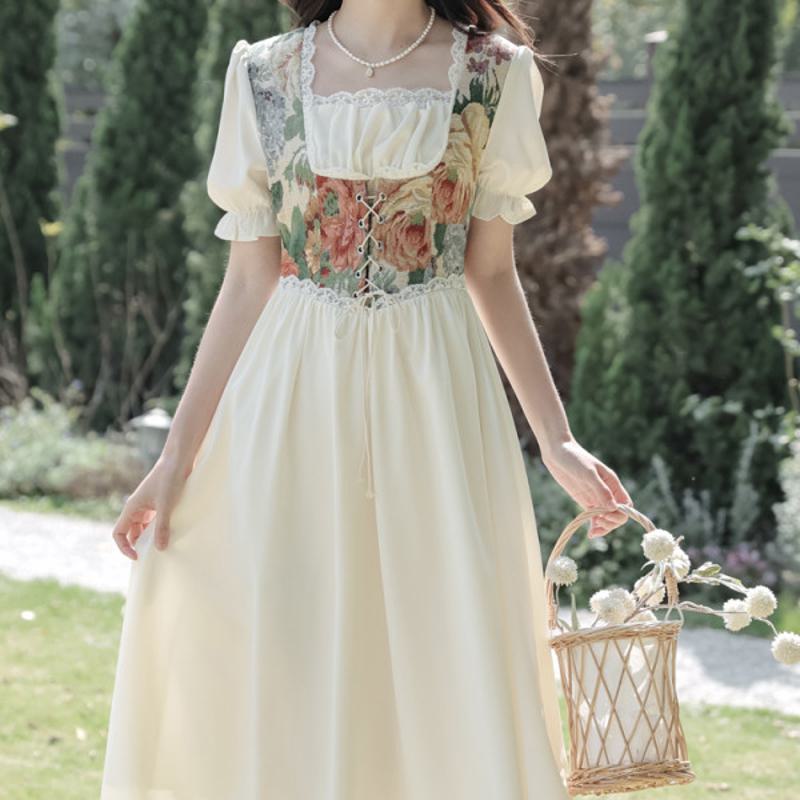فستان بطابع ريترو وطبعة زهور مخفّض الوزن بأسلوب فرنسي