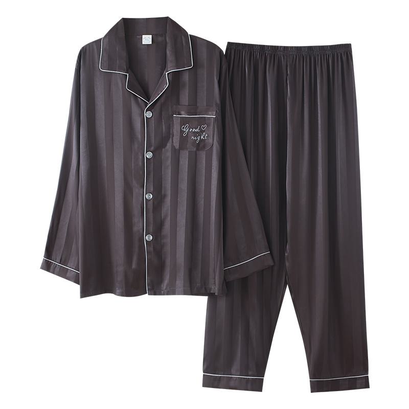 Ensemble de pyjama en soie à boutons, poche et col à rayures