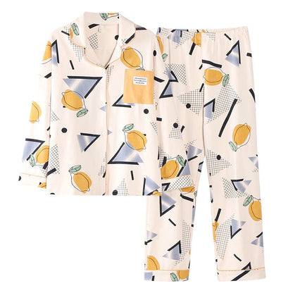 Eng anliegendes, aus reiner Baumwolle gewebtes Pyjamaset mit Zitronenmuster