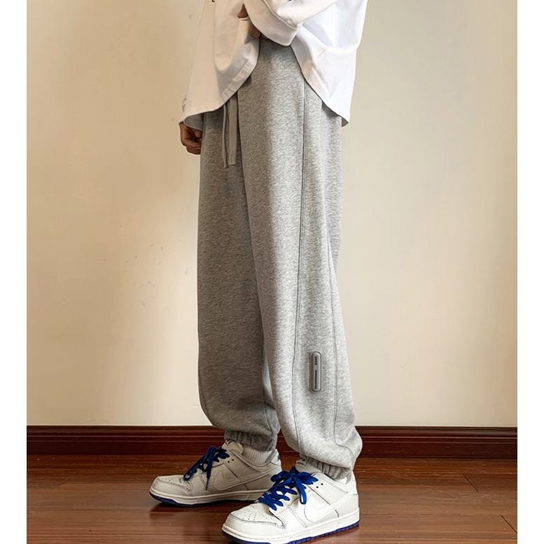 Weite, gerade geschnittene Strick-Sweatpants