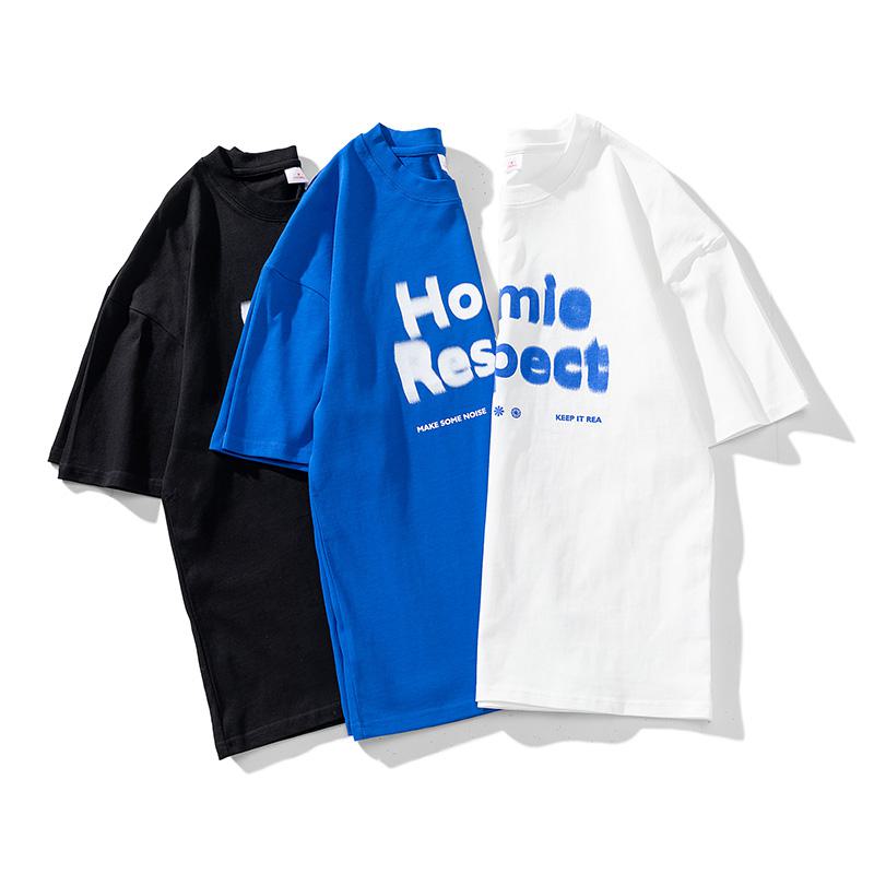 Trendiges T-Shirt mit Rundhalsausschnitt, Print, lockerer Passform und kurzen Ärmeln aus reiner Baumwolle.
