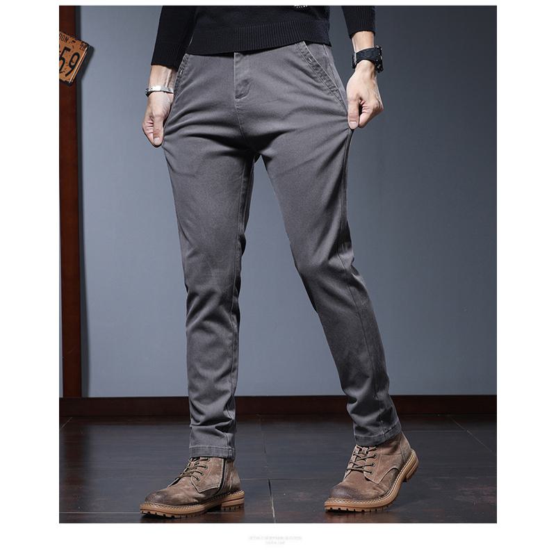 Pantalon de costume ajusté droit, polyvalent et élastique pour un usage quotidien.