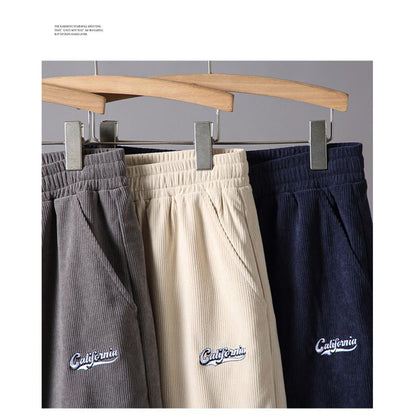 Lässige Shorts mit Kordelzug und verstellbarem Bund, trendig und vielseitig.