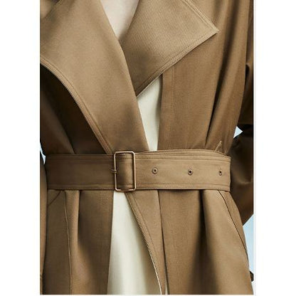 Manteau en laine mélangée avec ceinture et blocs de couleur jusqu'au mollet