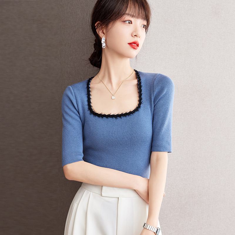 Klassischer luxuriöser eleganter Pullover mit quadratischem Kragen