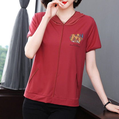 Lässiges Kapuzen-T-Shirt mit lockerer Passform und kurzen Ärmeln, bestickt im schicken Stil.