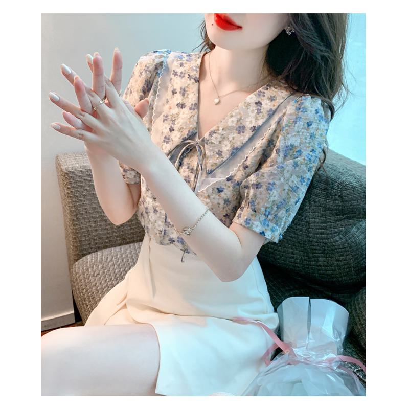 Feen-Bluse mit floralem Print, V-Ausschnitt und Chiffon-Schleifenkrawatte