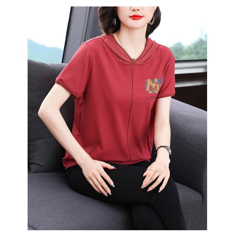 Lässiges Kapuzen-T-Shirt mit lockerer Passform und kurzen Ärmeln, bestickt im schicken Stil.