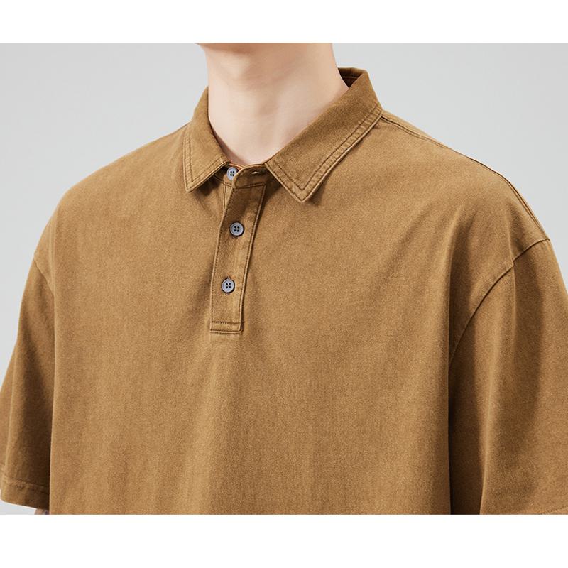 Kurzarm-Polo-Shirt aus reiner Baumwolle mit Retro-Print und gewaschenem Reverskragen.