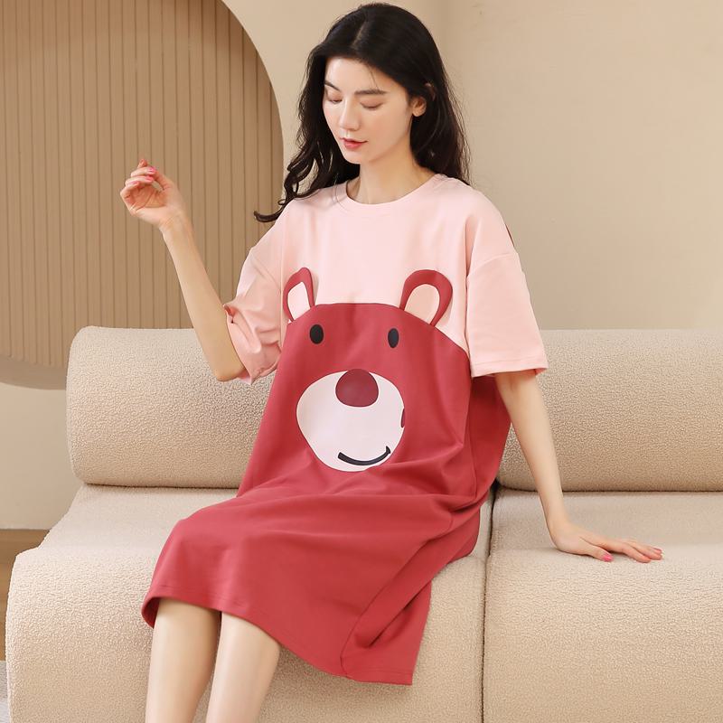 Robe de salon en coton pur rouge tissé serré avec motif d'ours
