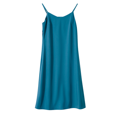 فستان أنيق ضيق بأسلوب فرنسي وتشطيب من الساتان بلون سادة، قميص متعدد الاستخدامات