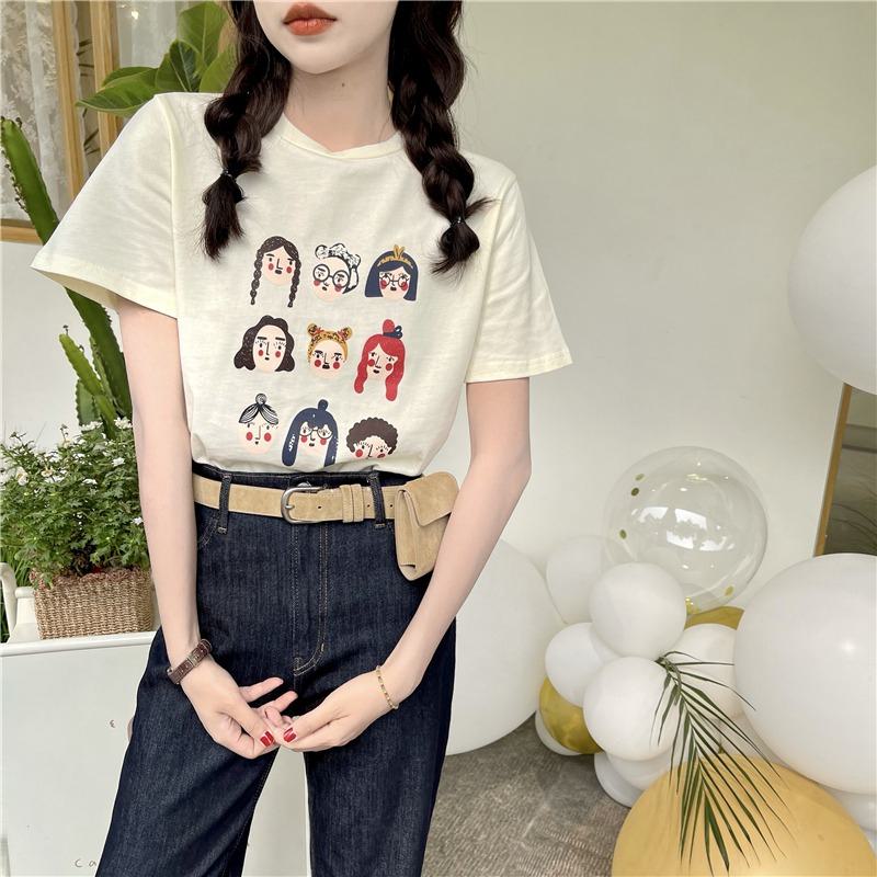 Camiseta de manga corta con estampado casual, versátil y lindo para un estilo preppy y adelgazante.