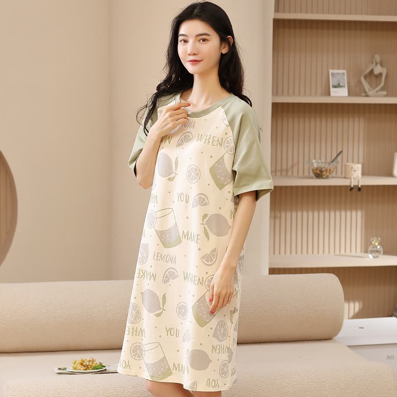 Midi Lounge-Kleid aus eng gewebter reiner Baumwolle mit Zitronenprint