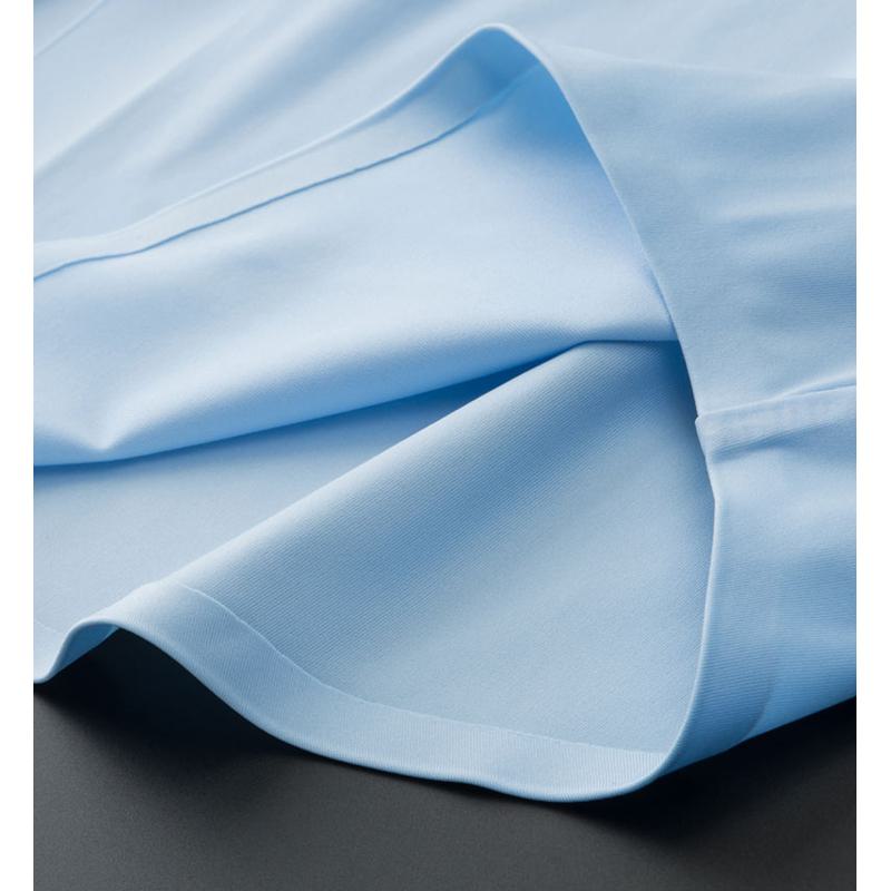 Business-Hemd mit kurzem Arm, unsichtbar, knitterfrei und schmal geschnitten, ideal für formelle Anlässe im Geschäftsbereich.
